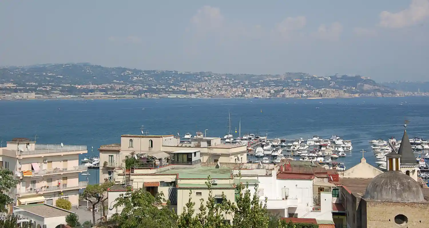 Alla Scoperta dei Campi Flegrei: Un Viaggio Tra Storia, Natura e Geologia