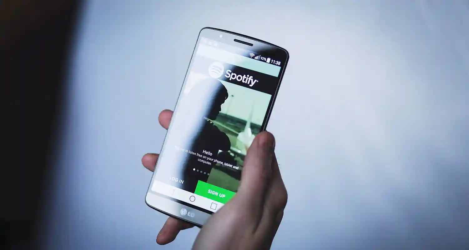 Spotify Annuncia Taglio del 17% del Personale nonostante Profitti