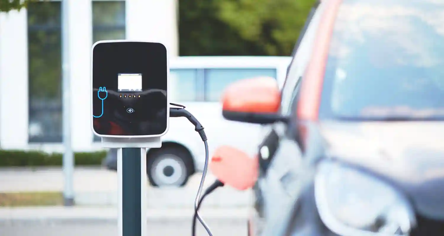 Tutti gli incentivi per le auto elettriche nel 2024