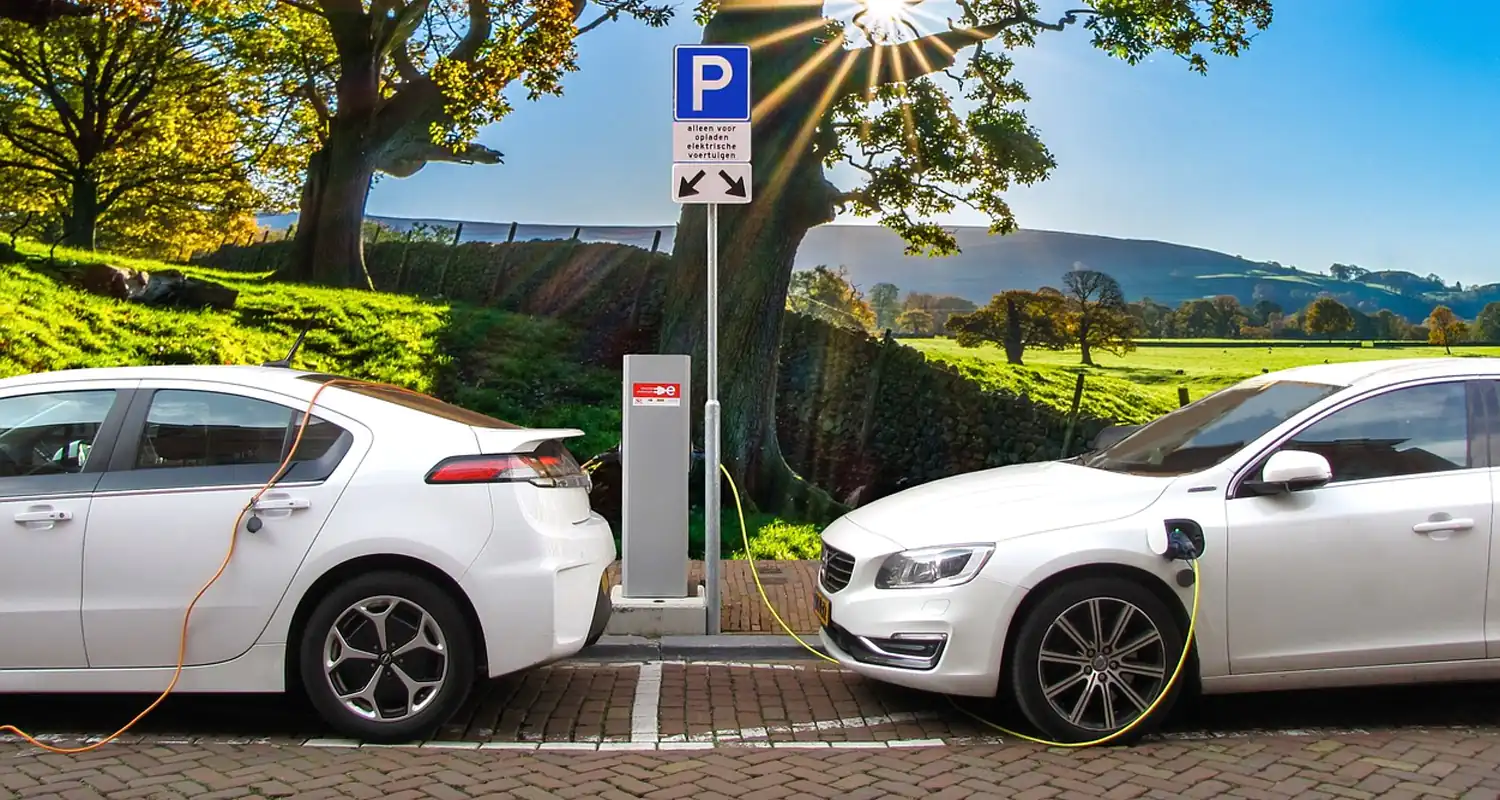 Aumentano anche i costi delle ricariche delle auto elettriche
