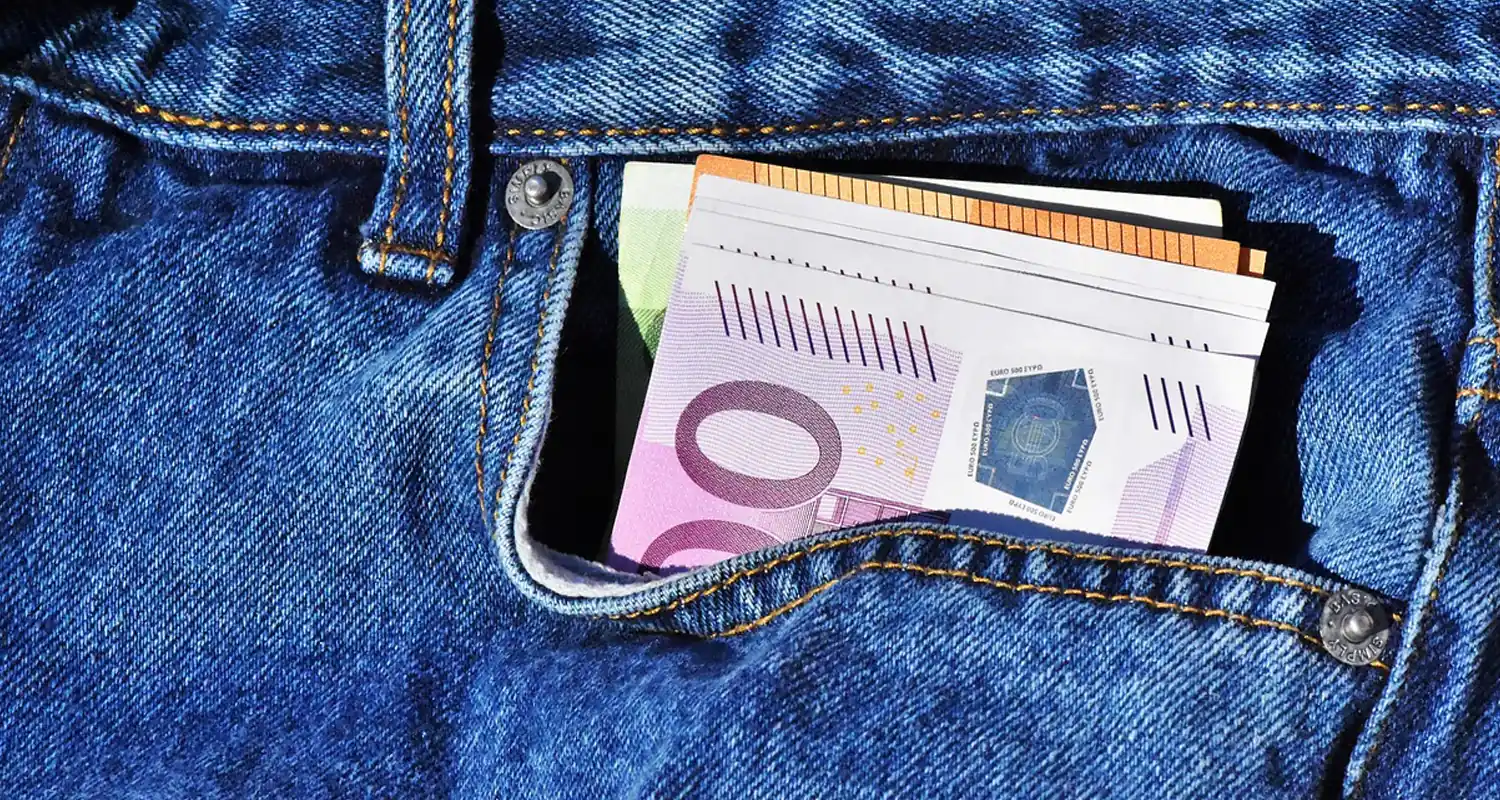 Aumenti in busta paga ad aprile