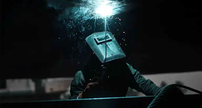 Contratto a tempo indeterminato licenziamento senza giusta causa